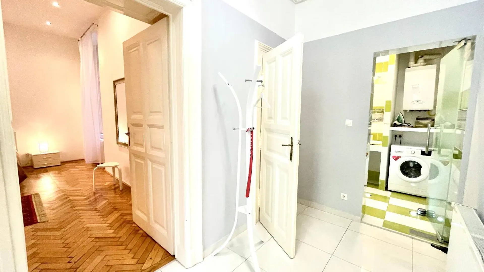 Amazing Swedish 3 Rooms Apartment In The City Center 布达佩斯