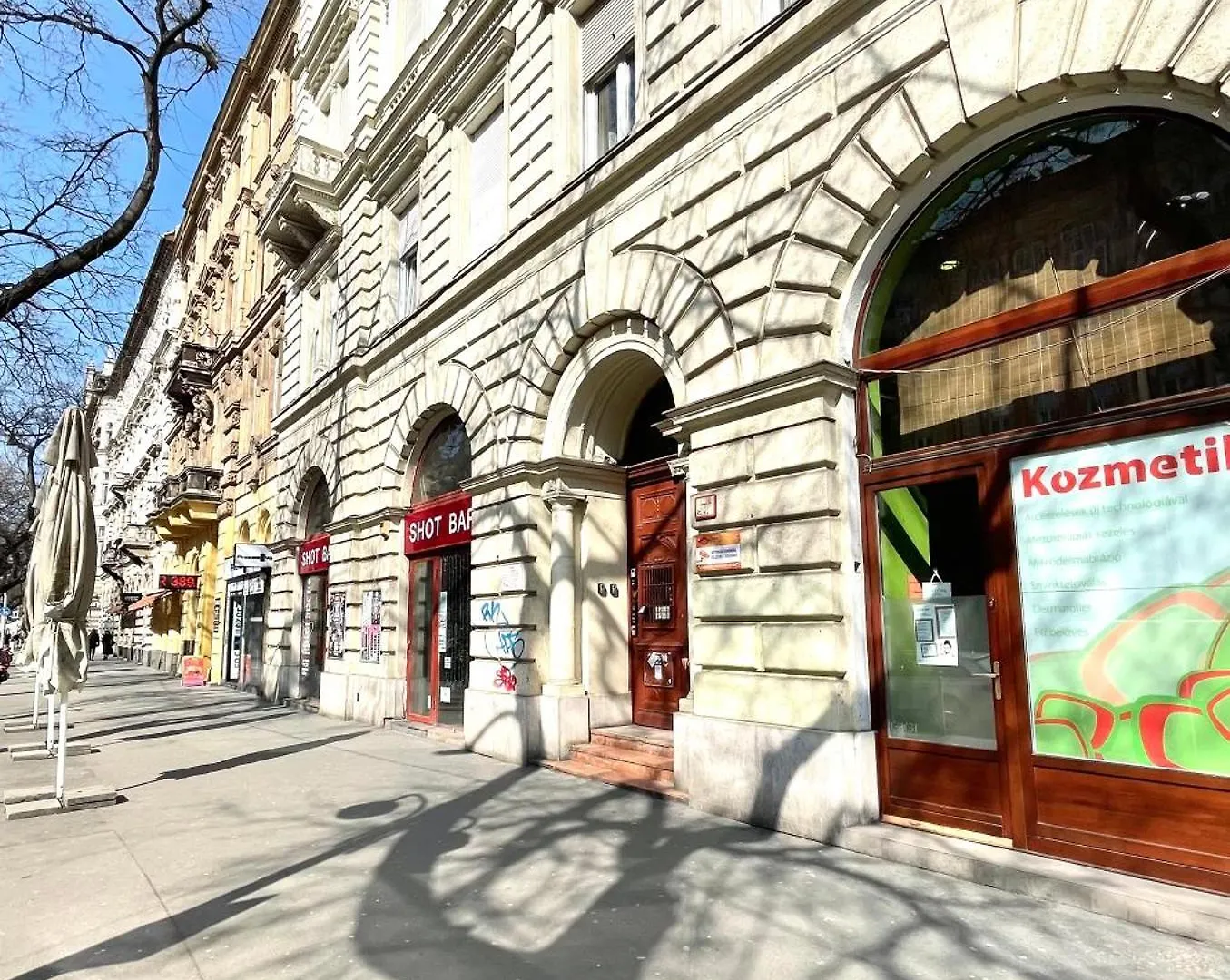 Amazing Swedish 3 Rooms Apartment In The City Center Budapest
