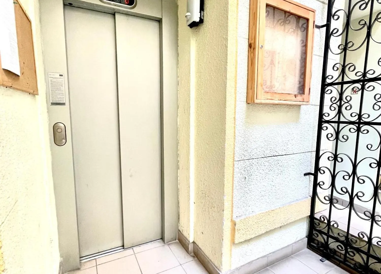 Amazing Swedish 3 Rooms Apartment In The City Center Budapest